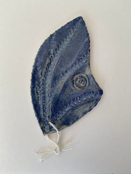 Ceramic Leaf at the Allen Gallery (No.99)